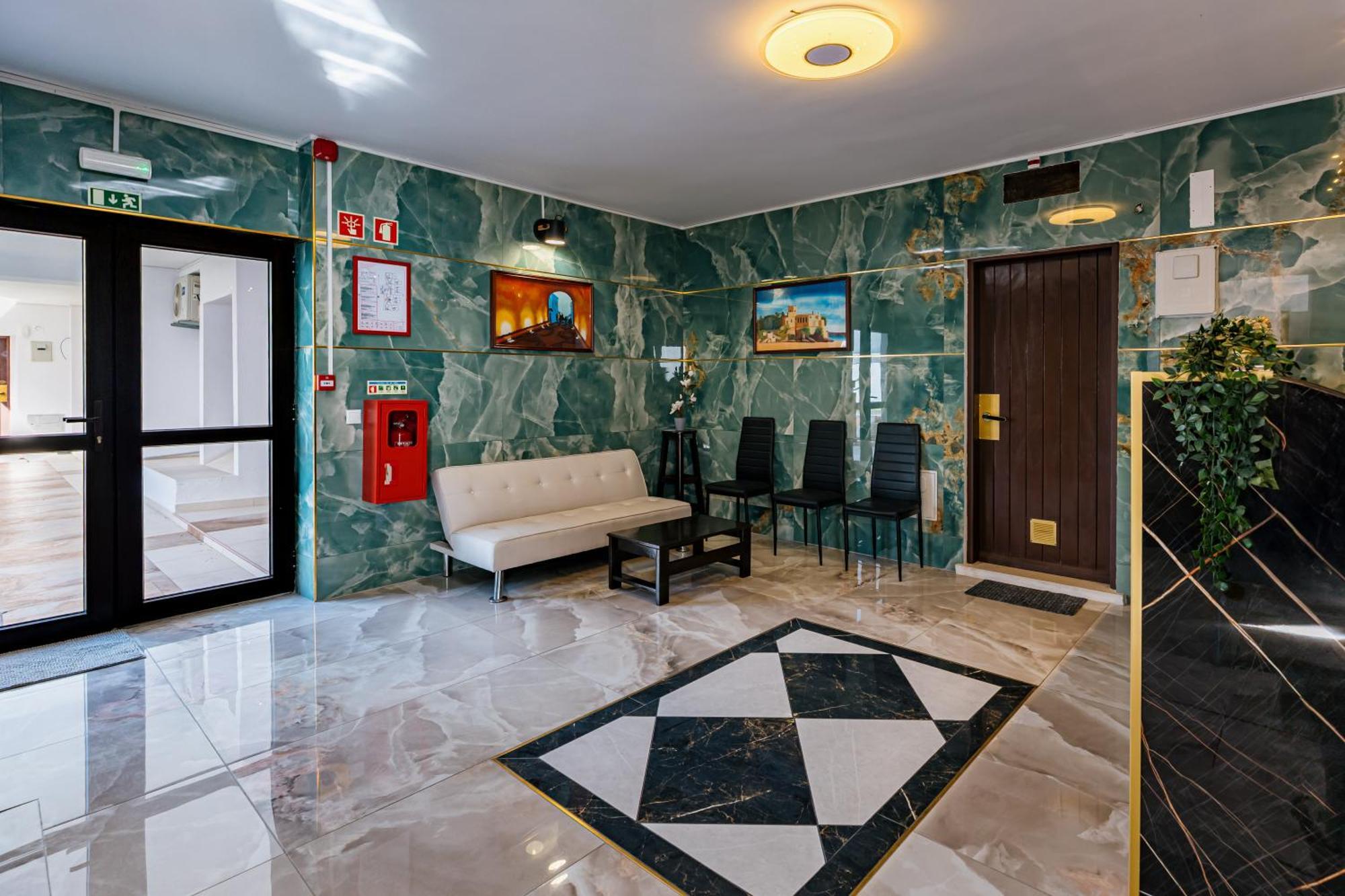 Hotel Magna Oura 3*