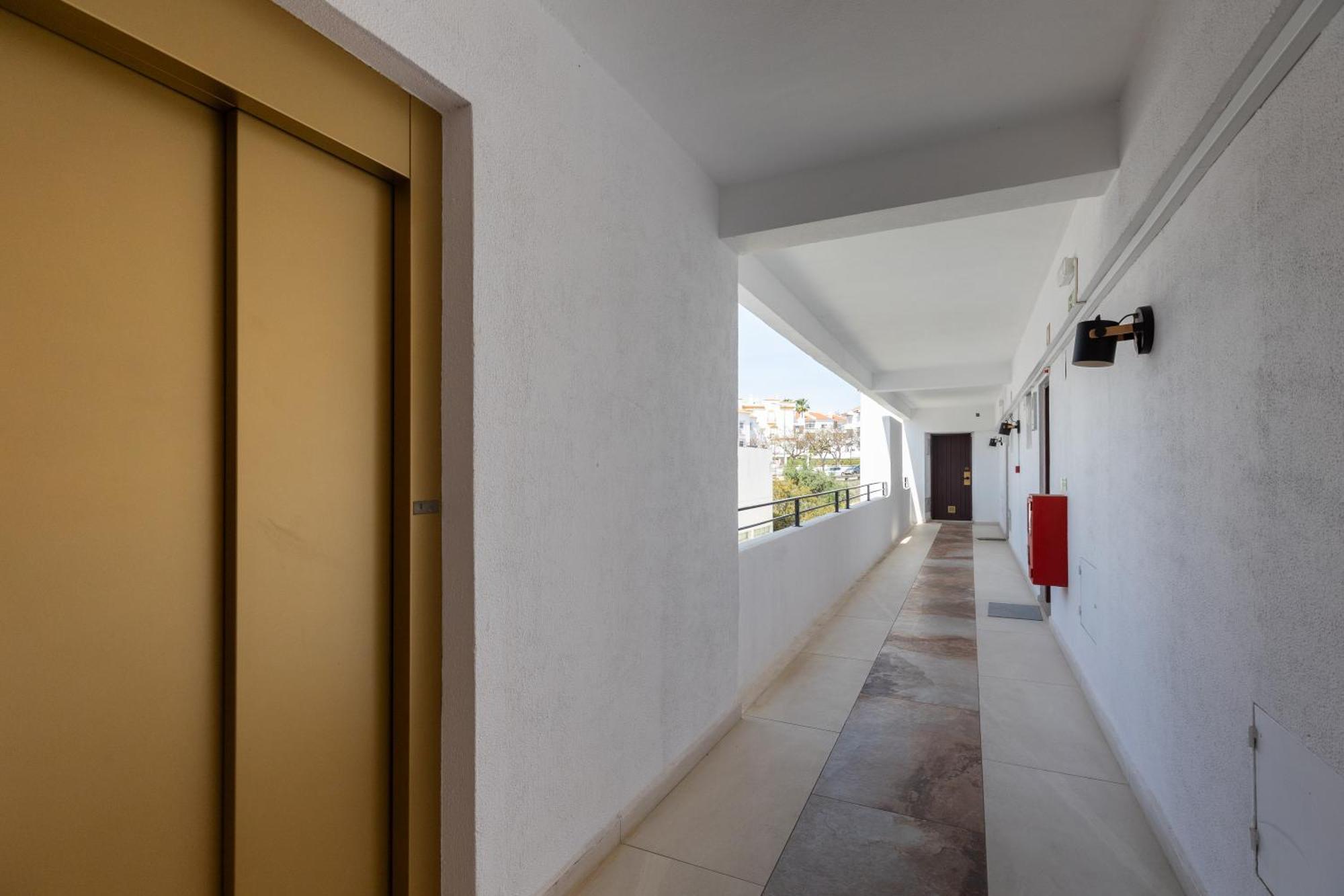 Magna Oura Hotel 3*